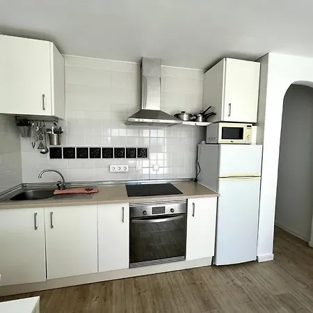 Casa Perdy, Beautiful 1 Bedroom With Communal Pool *