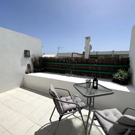 Casa Perdy, Beautiful 1 Bedroom With Communal Pool Апартаменты
